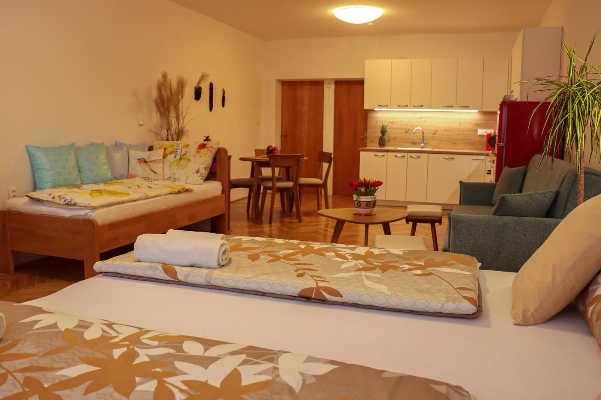 Ubytování u lípy Náchod Habitación foto